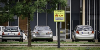 Illustration for article titled Sydney Has Rolled Out the World's First E Ink Traffic Signs